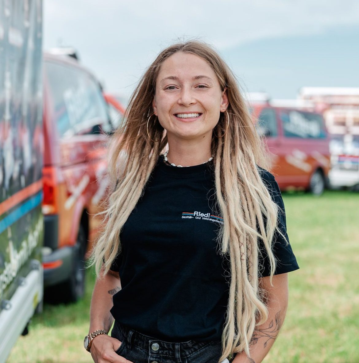 Gabriele Mair von Riedl Sanitär- und Heizungstechnik Marktoberdorf – betreut Kunden und verwaltet die Organisation des Unternehmens