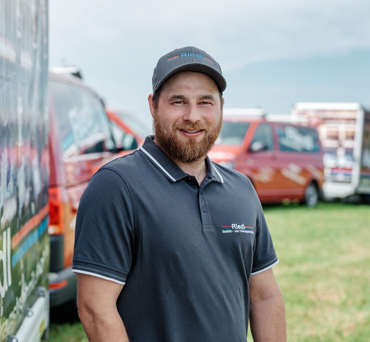 Maximilian Plobner, Monteur bei Riedl Sanitär- und Heizungstechnik Marktoberdorf, installiert und wartet Heizungs- und Sanitäranlagen